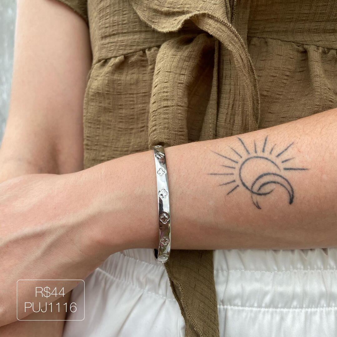 Bracelete Trevos Baixo Relevo Liso Prateado